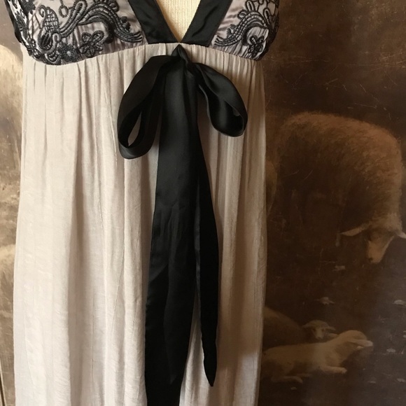 Gorgeous Maxi Dress - Picture 4 of 8